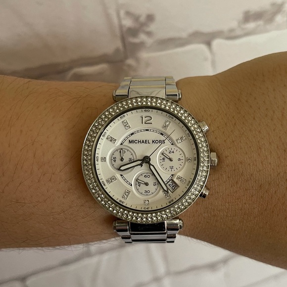 Micheal Kors watch - Picture 3 of 6